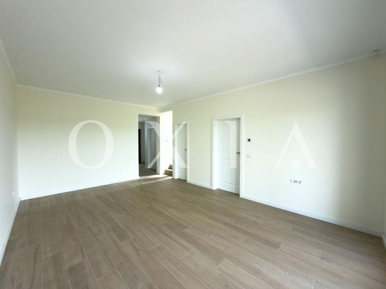 Duplex cu 5 camere cu Canalizare în Dumbrăvița