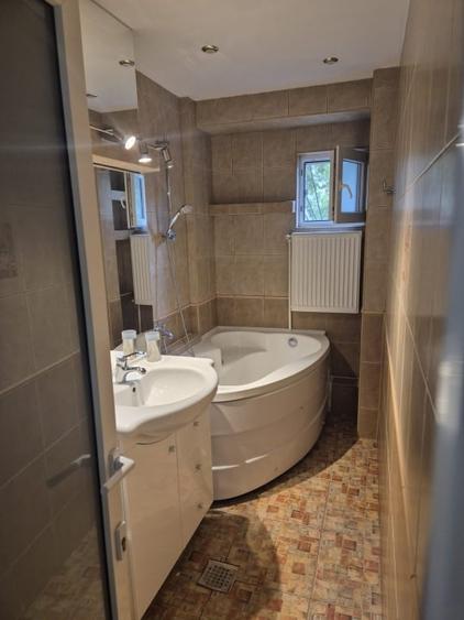 Apartament cu 3 camere decomandat, mobilat în Crângași