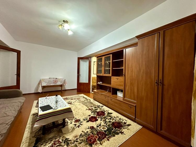 Apartament cu 2 camere semidecomandat, mobilat în Gorjului