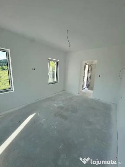 Casă cu 3 camere cu Teren 9000 Mp în Tăuții-Măgherăuș