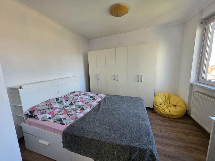 Apartament cu 2 camere semidecomandat, mobilat în Central