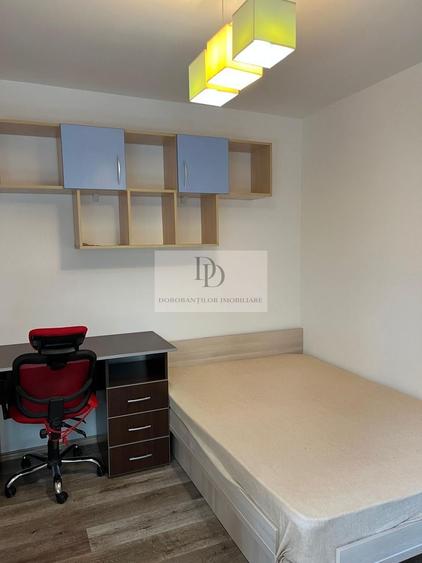 Apartament cu 3 camere semidecomandat, mobilat în Bună Ziua