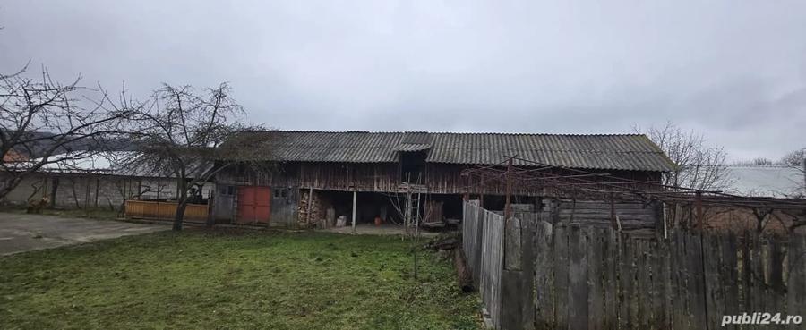 Casă cu Teren 6330 Mp în Poienari