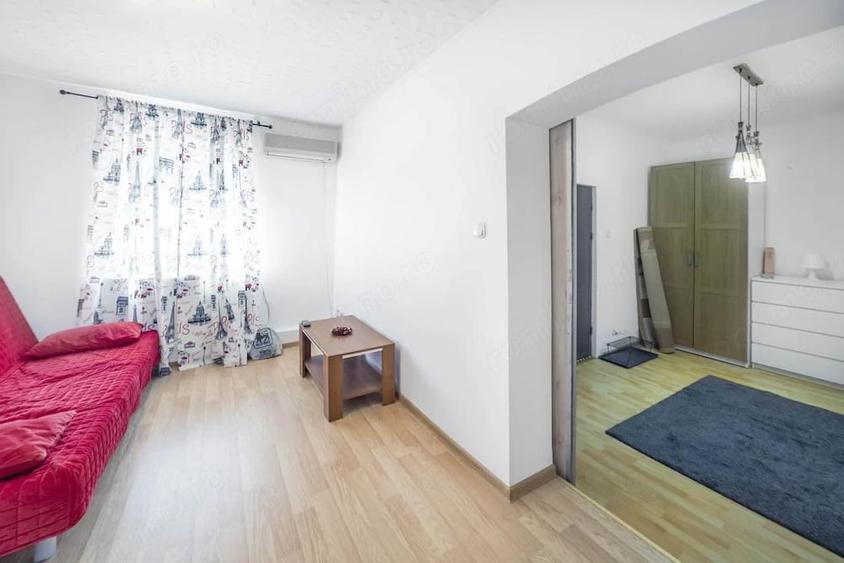 Apartament cu 2 camere semidecomandat în P-ța Universității