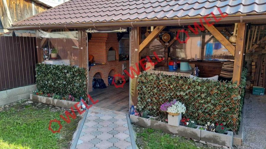 Casă cu 10 camere cu Teren 467 Mp în Central