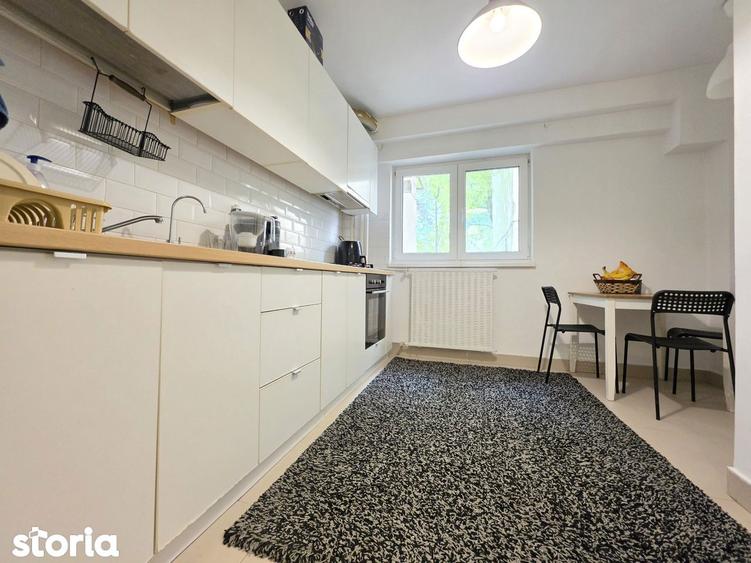 Apartament cu 3 camere, mobilat în Văcăresti