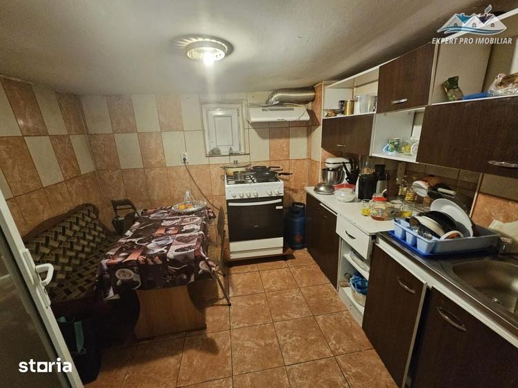 Casă cu 4 camere cu Teren 254 Mp în Giulești