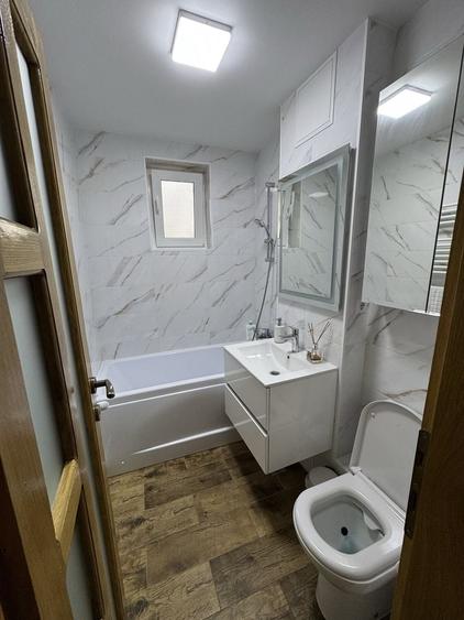 Apartament cu 3 camere decomandat în Radu Negru