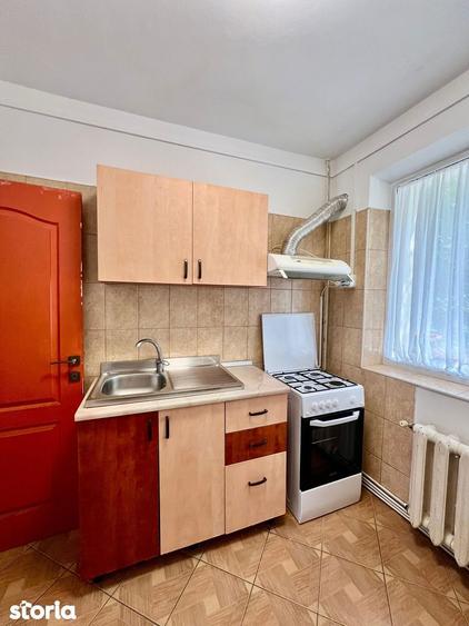 Apartament cu 2 camere semidecomandat, mobilat în Piața Unirii