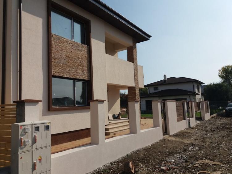 Casă individuală cu 5 camere cu Teren 650 Mp în Odăi