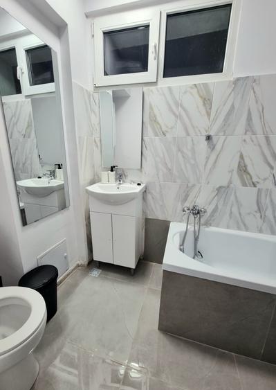 Apartament cu 2 camere decomandat în Cantemir
