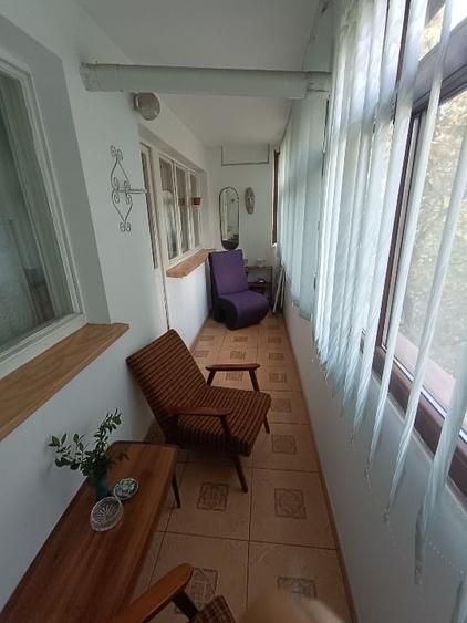 Apartament cu 2 camere semidecomandat în Podu Roș