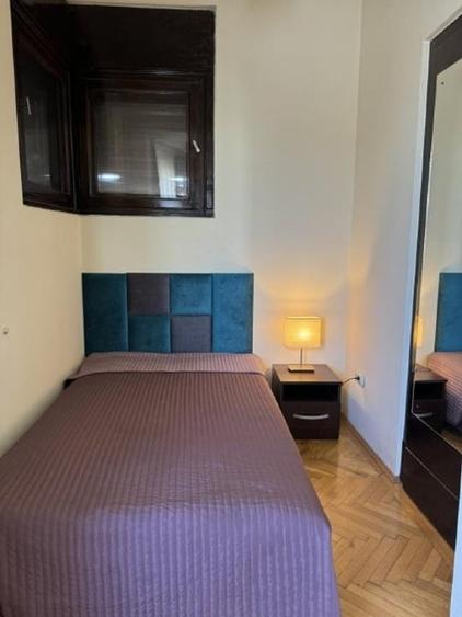 Garsonieră decomandată, mobilată în Universitate