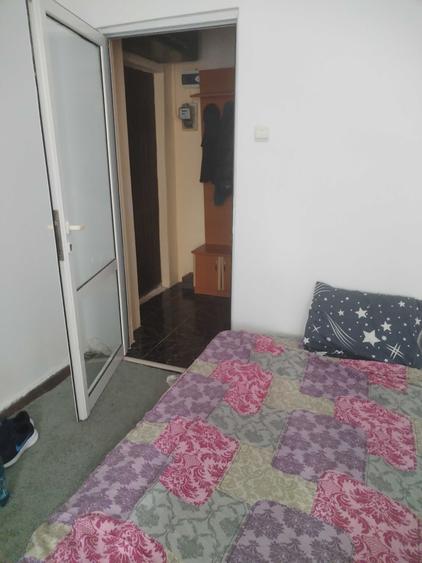 Garsonieră decomandată în Universitate