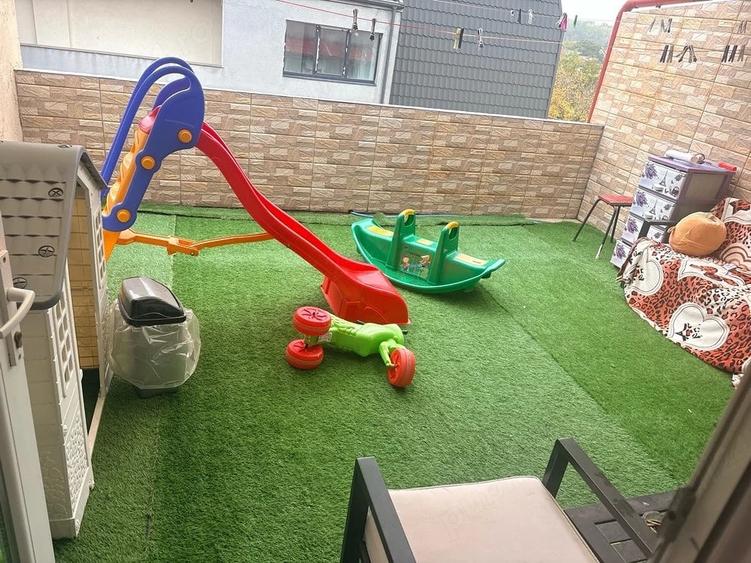 Apartament cu 2 camere semidecomandat în Roșu
