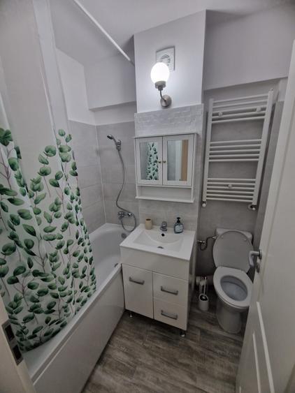Apartament cu 2 camere decomandat în Valea Adâncă