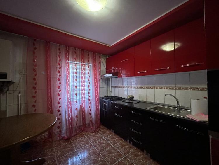 Apartament cu 3 camere decomandat, mobilat în Șagului