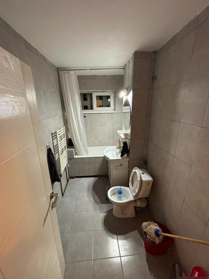Inchiriez 2 camere intr-un apartament cu 3 - 1