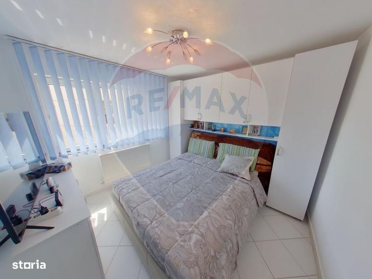 Apartament cu 4 camere decomandat în Central