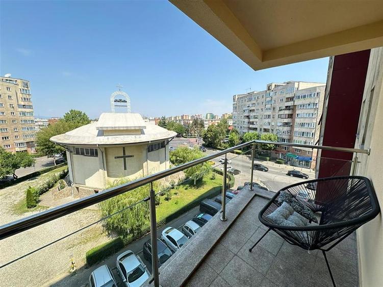Apartament cu 2 camere decomandat, mobilat în Județean