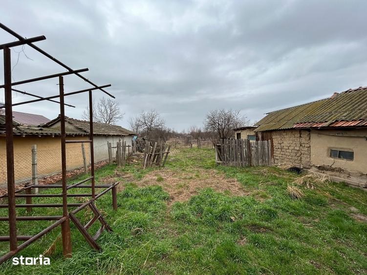Casă cu 3 camere cu Teren 810 Mp în Năsturelu