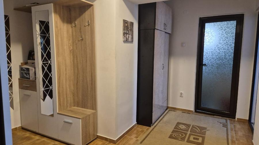 Apartament cu 3 camere decomandat în Tătărași