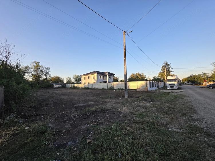 Teren de 937 mp, în Movilița