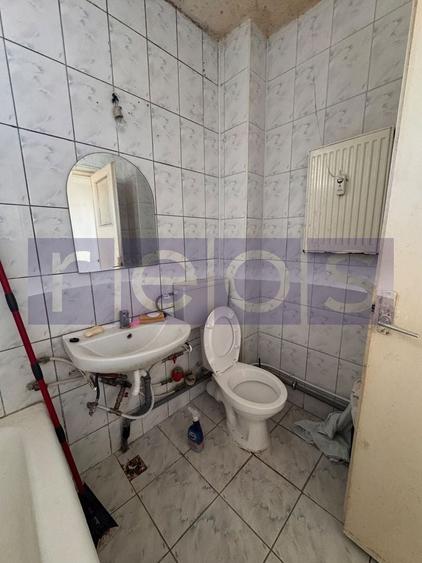 Apartament cu 3 camere semidecomandat în Iancului
