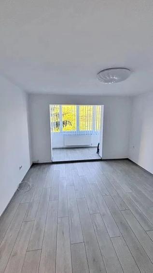 Apartament cu 3 camere decomandat în Dâmbu Pietros