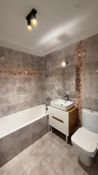 Apartament cu 2 camere, mobilat în Banu Manta