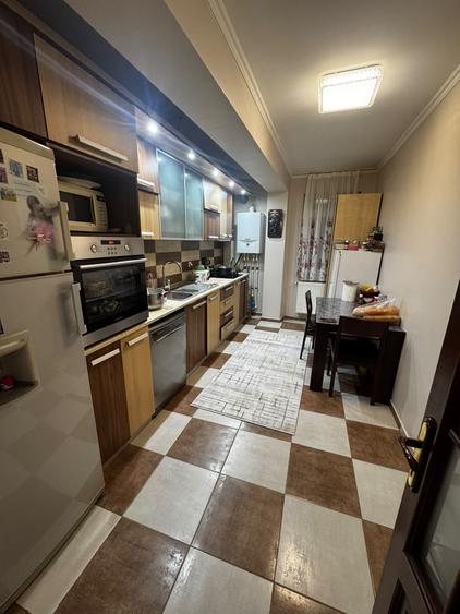 Apartament cu 3 camere în Fundeni