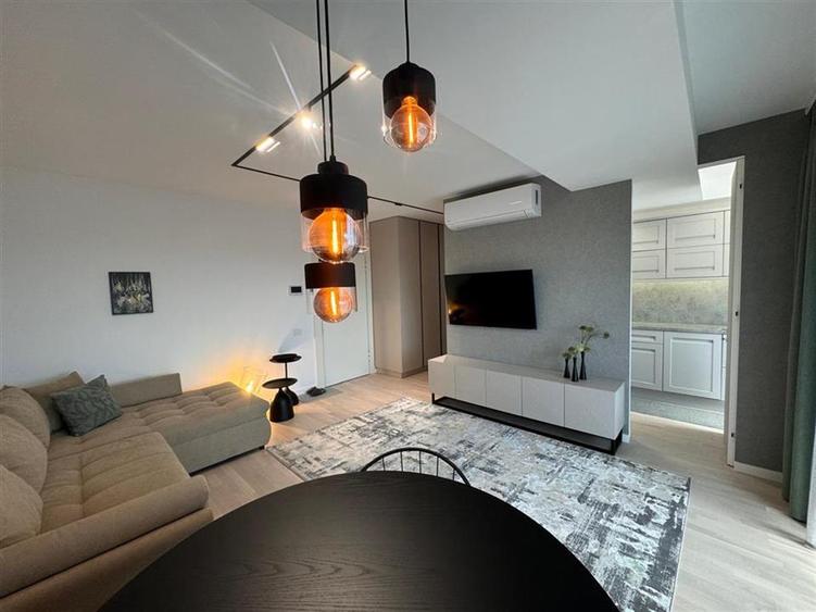 Apartament cu 2 camere decomandat, mobilat în P-ța Mihai Viteazu