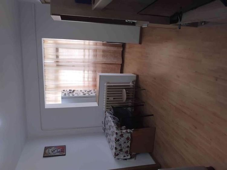 Apartament cu 2 camere semidecomandat, mobilat în Craiovița Nouă