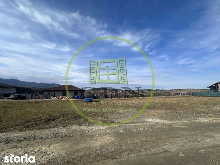Teren de 1400 mp, în Sadu