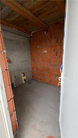 Duplex cu 4 camere cu Canalizare în Moșnița Nouă