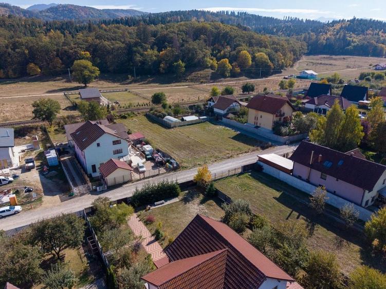 Teren Construcții intravilan de 1057 mp, în Cristian