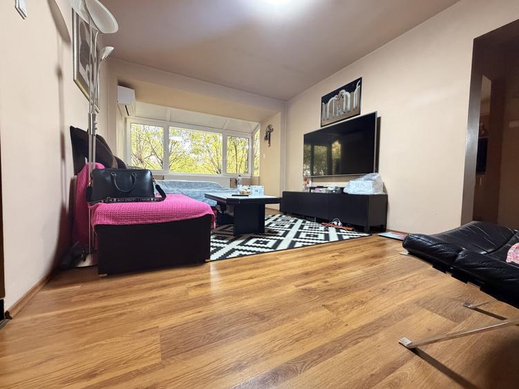 Apartament cu 2 camere semidecomandat, mobilat în Tipografilor