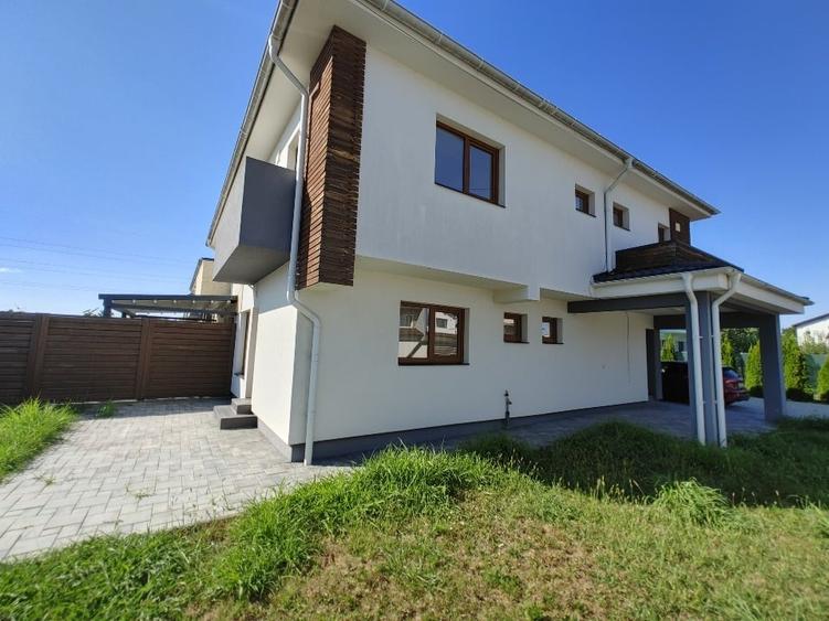 Duplex cu 4 camere cu Canalizare în Bucov