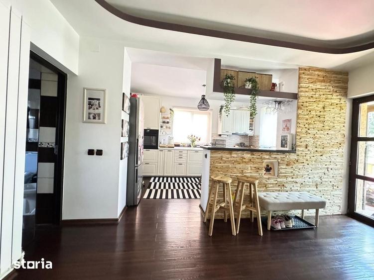 Casă cu 5 camere cu Teren 395 Mp în Central