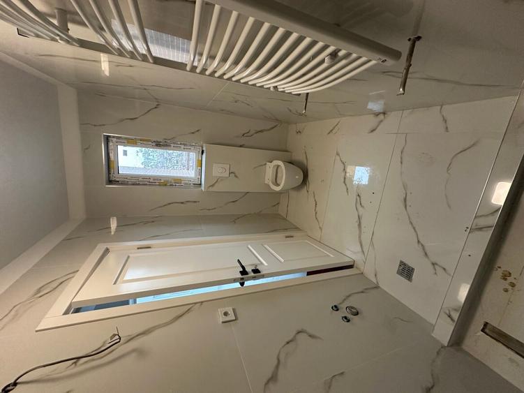 Apartament cu 4 camere semidecomandat în Cișmigiu