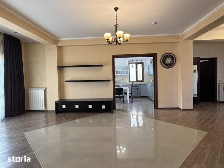 Casă cu 5 camere cu Teren 500 Mp în Steaua