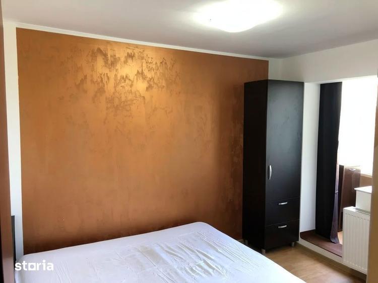 Apartament cu 3 camere semidecomandat, mobilat în Circumvalațiunii — fotografia 2