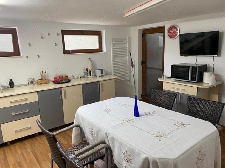 Casă cu 6 camere cu Teren 500 Mp în Centura