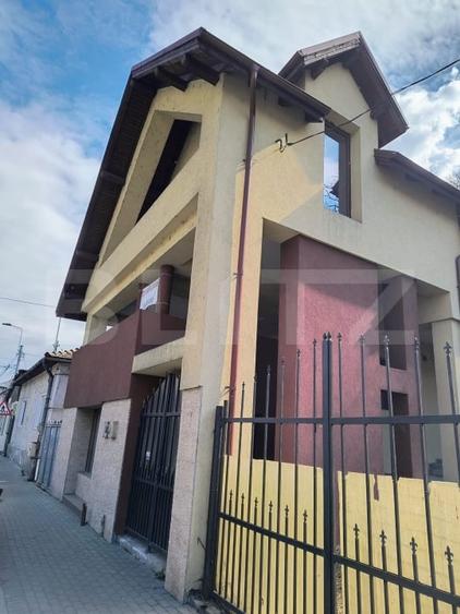 Casă individuală cu 5 camere cu Canalizare în Est