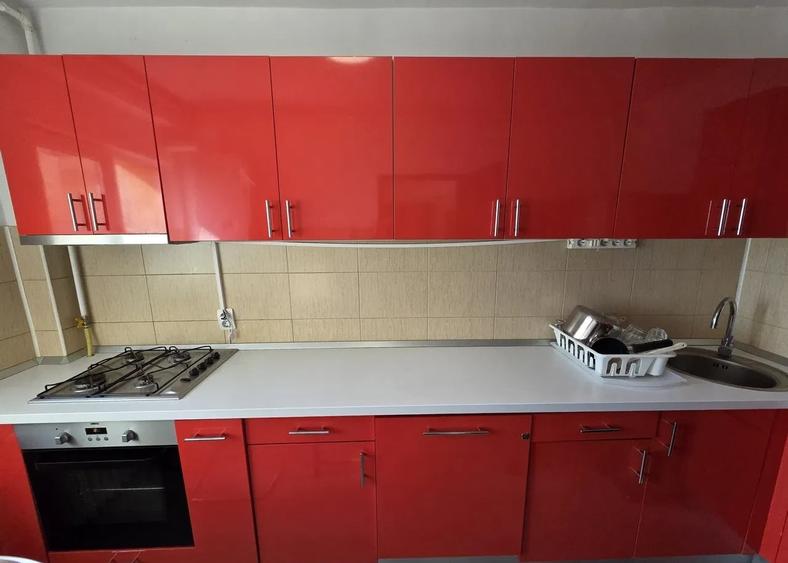 Apartament cu 3 camere decomandat, mobilat în Lacul Tei