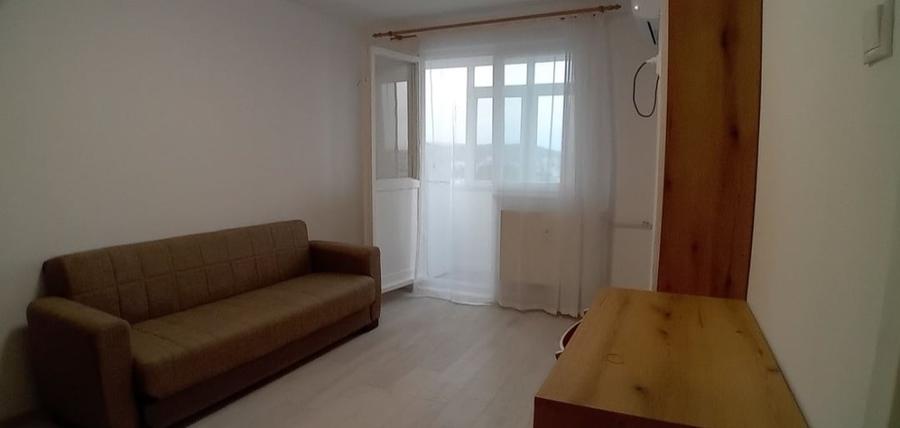Garsonieră decomandată în Podu Roș