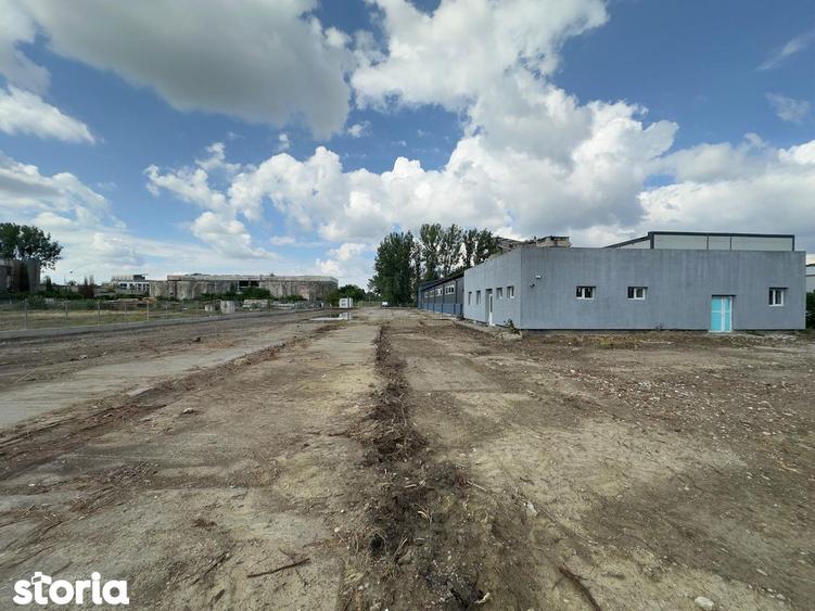 Spațiu comercial, de 2,000 mp, în Cug