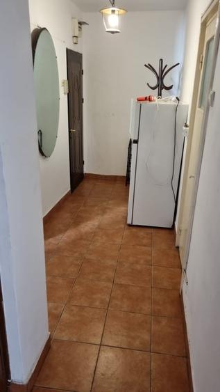 Apartament cu 3 camere decomandat în Titan