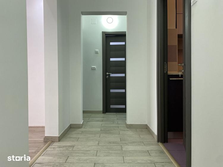 Apartament cu 3 camere decomandat în Micro 11