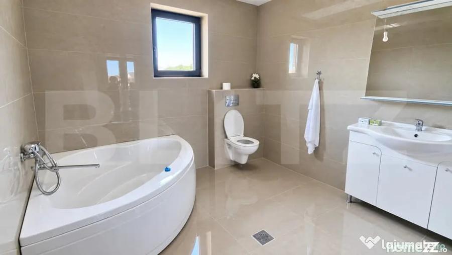 Casă cu 3 camere cu Teren 950 Mp în Central